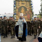 2.Икону Успения несут десантники
