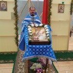 служит иерей Анатолий Стояков
