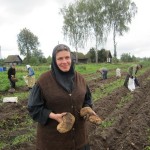 3. "Господь не обидел: дал и на нас, и на тех, кто к нам приедет...!" - матушка Илария.
