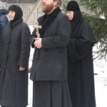 16.молебен у храма Ксении Блаженной.