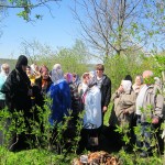 Светлая седмица. Гости из Бычихи и Витебска. Матушка Илария знакомит с историей обители.