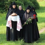 Встреча епископа Порфирия. Настоятлеьница матушка Илария и сестры монастыря