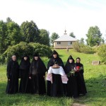 1. Епископ Порфирий совершил Божественную литургию в Успенском Тадулинском женском монастыре Витебской епархии 25.07.17 (16)