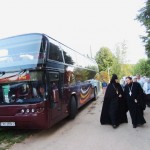 Такого автобуса паломников Слобода еще не видела))